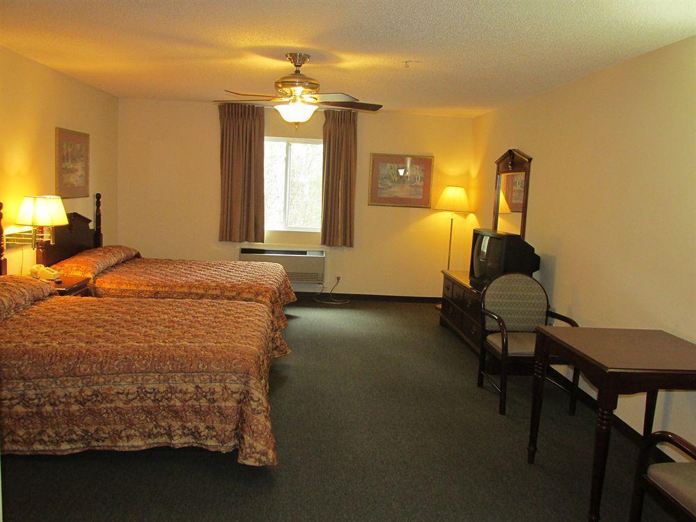 High Falls Inn & Suites Exterior foto